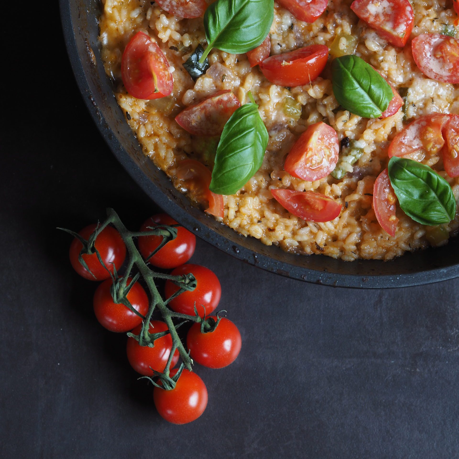 Zapečené cestoviny orzo s mozzarellou a oreganom